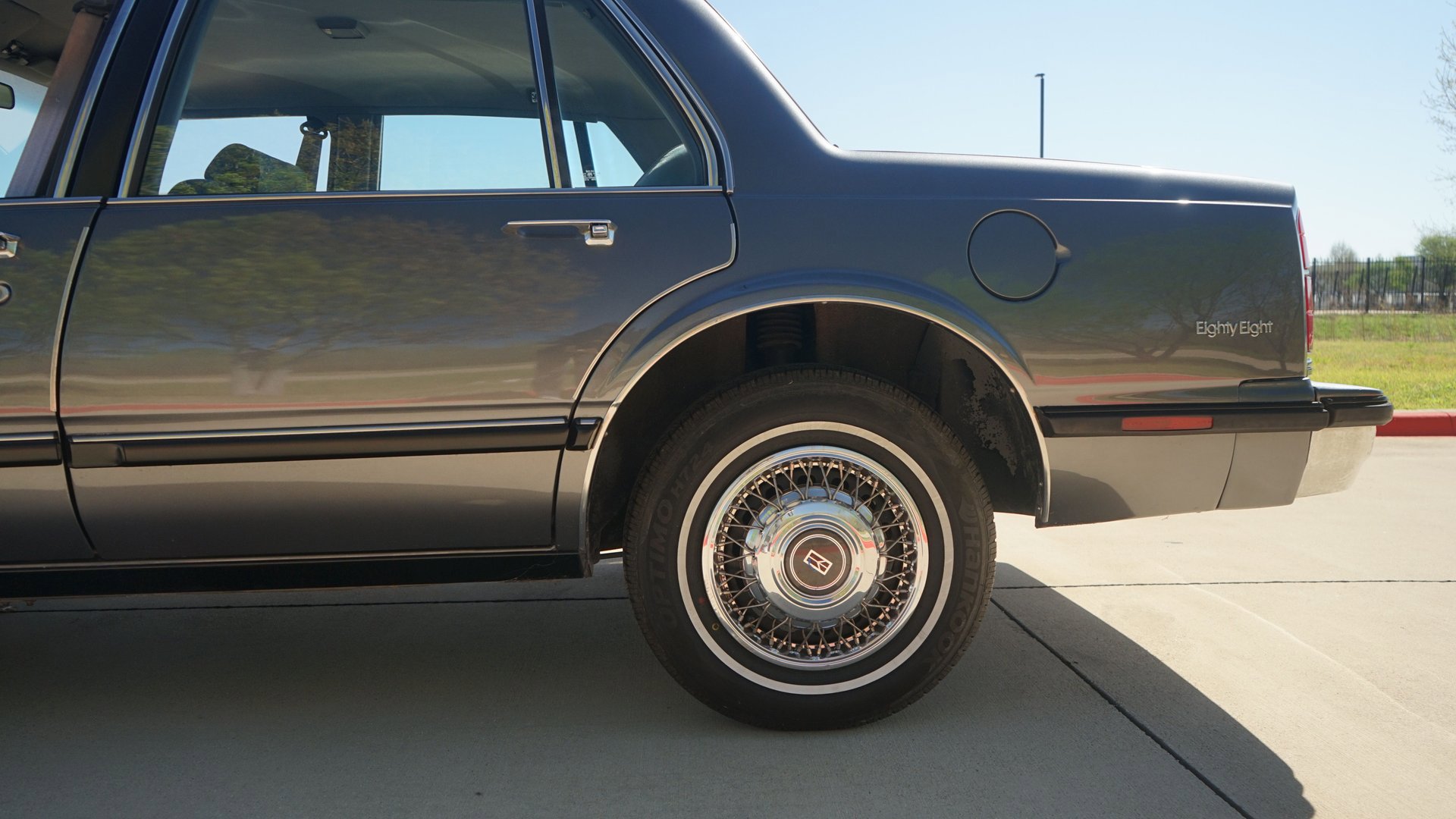 Used 1989 Oldsmobile 88 Royale image 37
