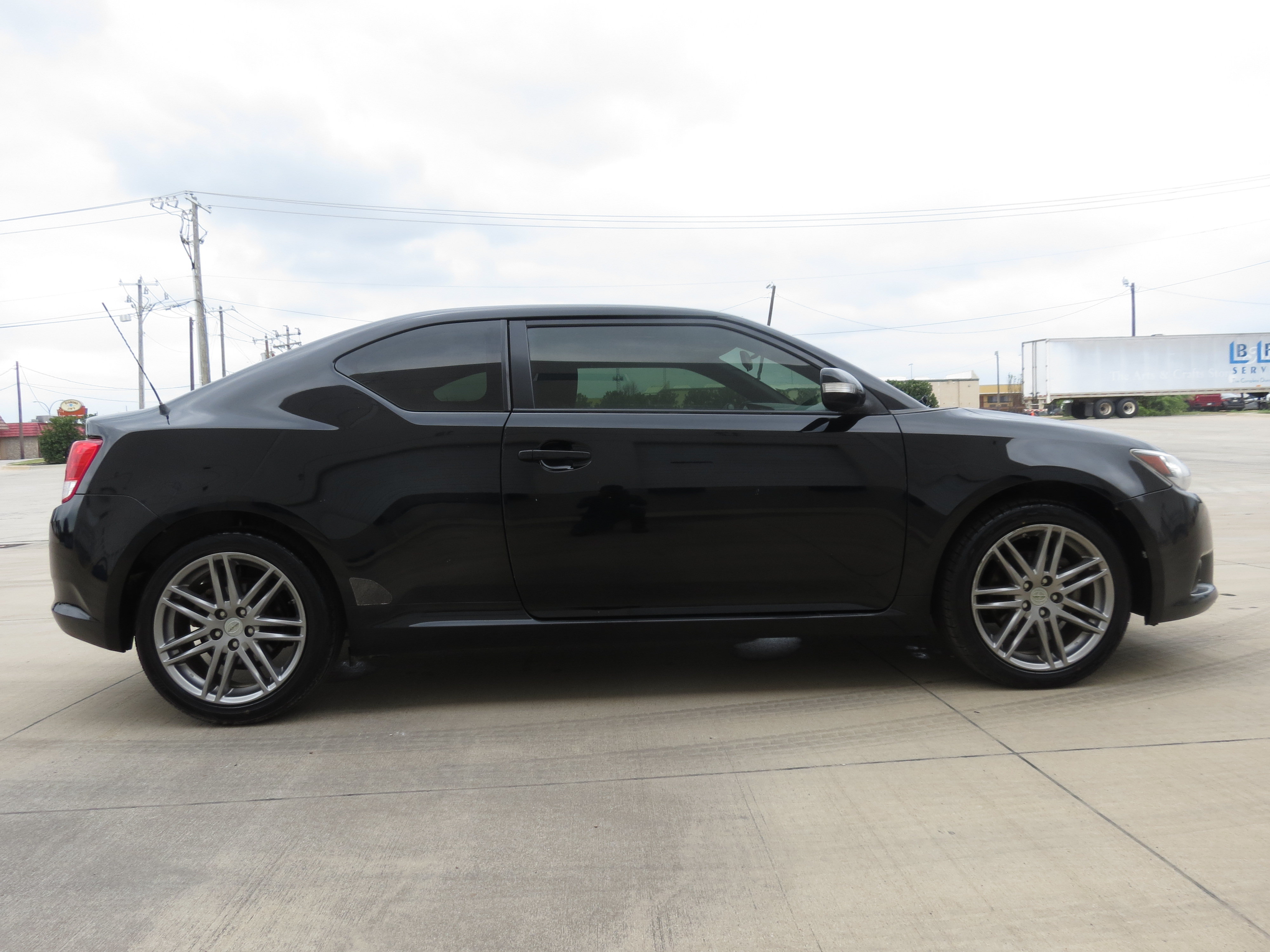 Used 2013 Scion tC FWD image 6