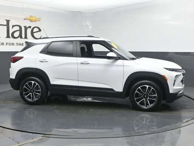 Used 2024 Chevrolet TrailBlazer LT w/ LT Cold Weather Package FWD image 1
