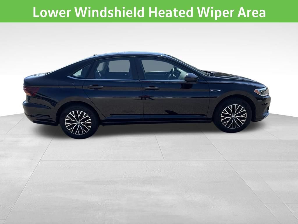 Used 2019 Volkswagen Jetta SEL w/ Cold Weather Package FWD image 11