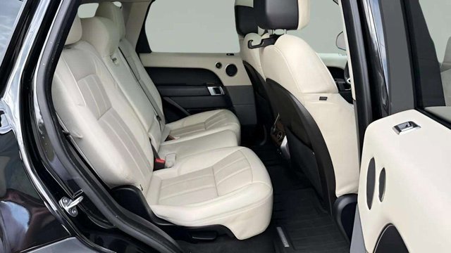Used 2020 Land Rover Range Rover Sport HSE image 18