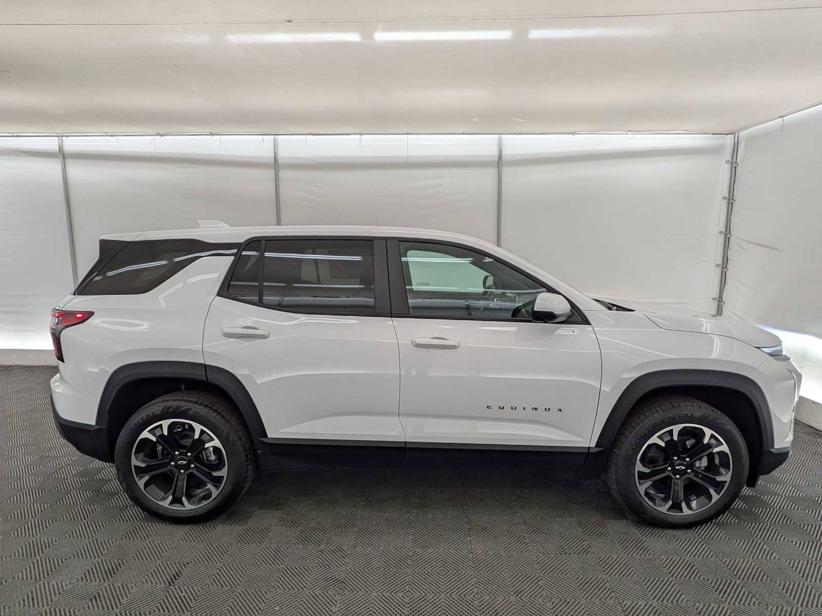 New 2026 Chevrolet Equinox LT w/ Convenience Package II image 7