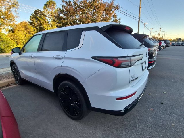New 2026 Mitsubishi Outlander LE FWD image 6