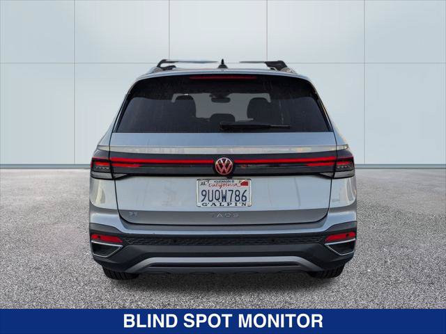 Used 2025 Volkswagen Taos SE FWD image 4