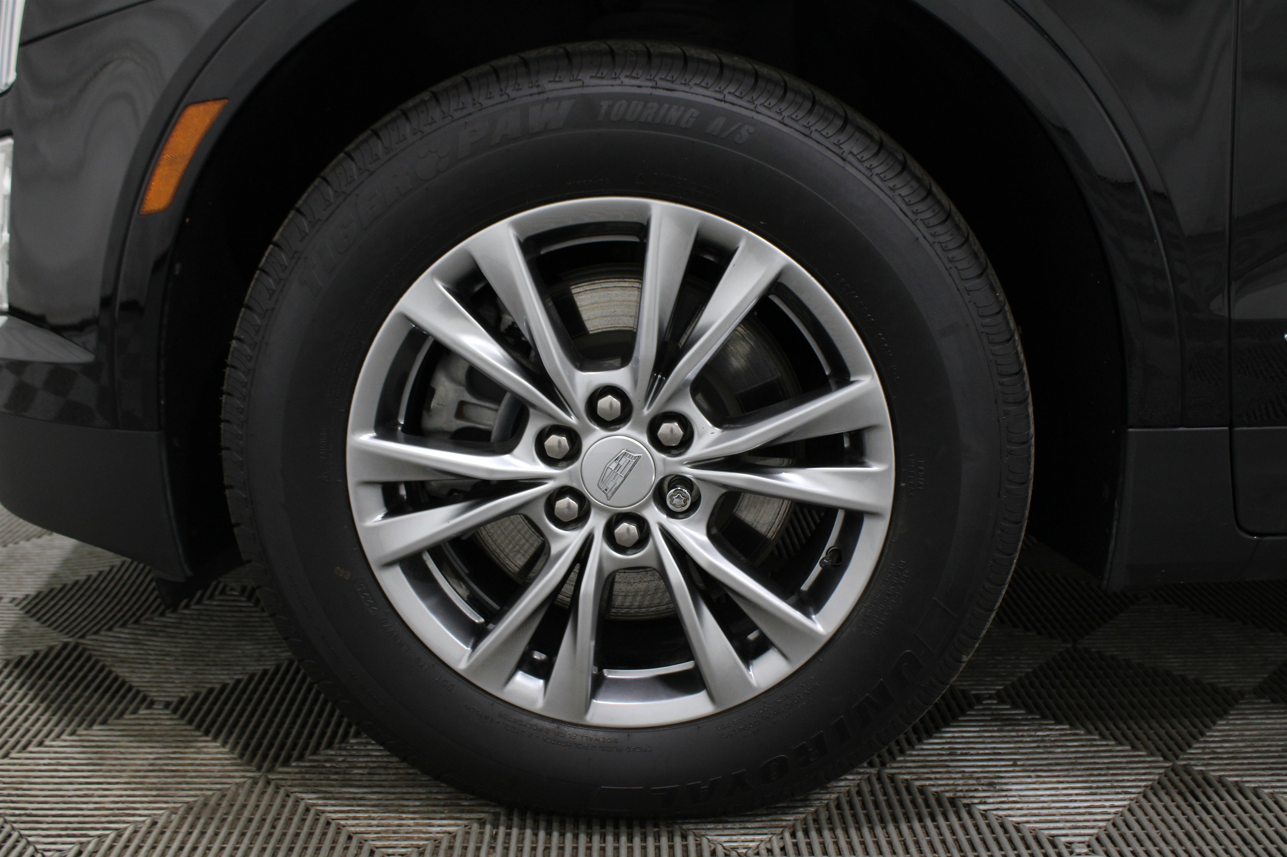 Used 2022 Cadillac XT5 Premium Luxury w/ LPO, Floor Liner Package image 38