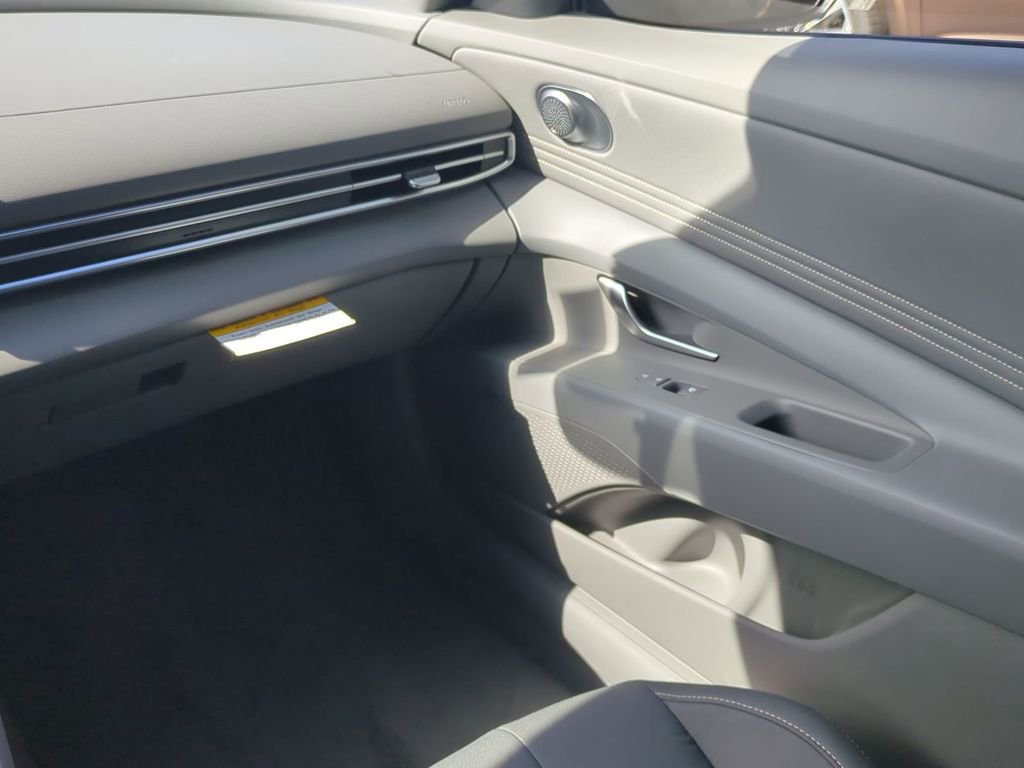 New 2026 Hyundai Elantra SEL Sport image 18