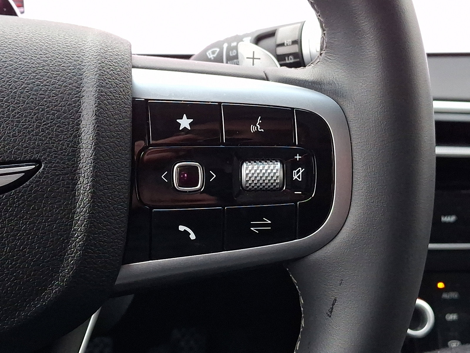 Certified 2026 Genesis GV70 2.5T Advanced image 23