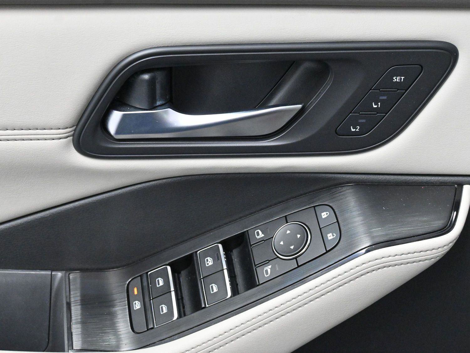 Used 2022 Nissan Rogue SL w/ SL Premium Package image 12