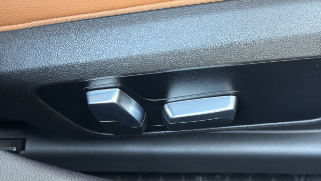 Used 2023 BMW 330i Sedan w/ M Sport Package RWD image 26