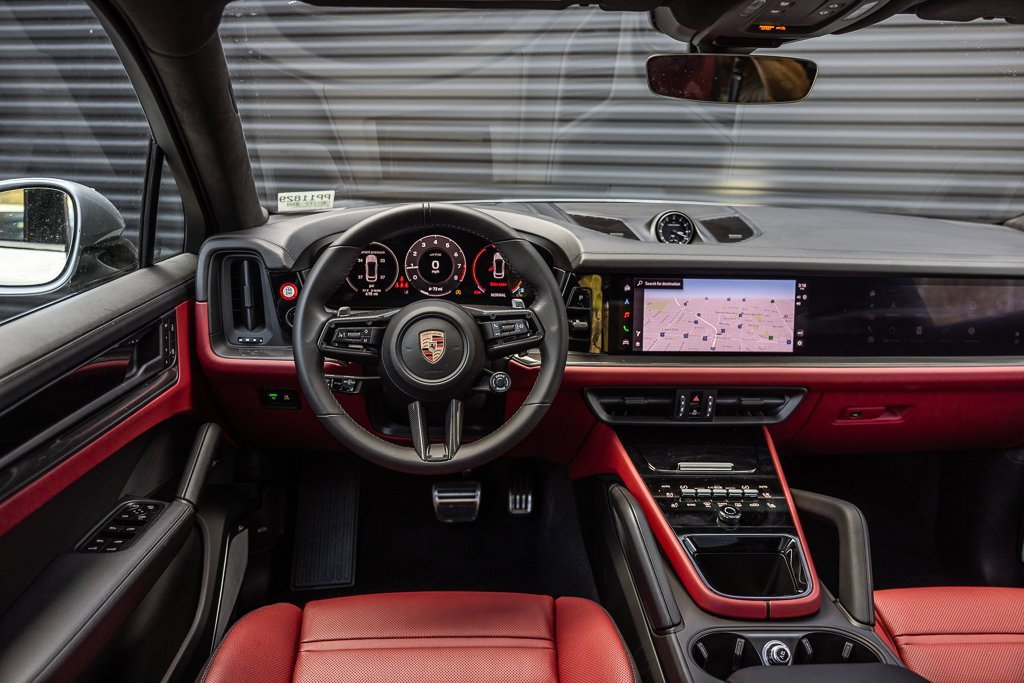 Certified 2025 Porsche Cayenne GTS image 13