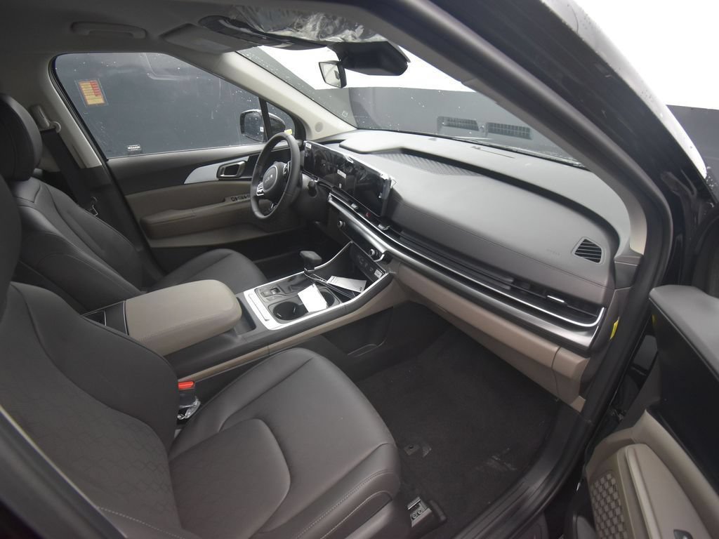 New 2026 Kia Carnival FWD image 8