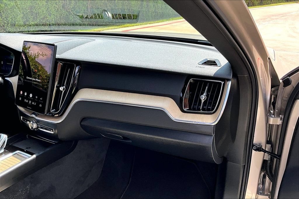 Certified 2026 Volvo XC60 B5 Plus AWD/4WD image 21