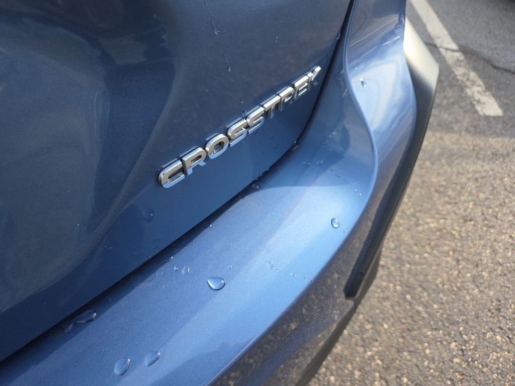 Used 2024 Subaru Crosstrek 2.0i w/ Crosstrek Mirror Package image 11