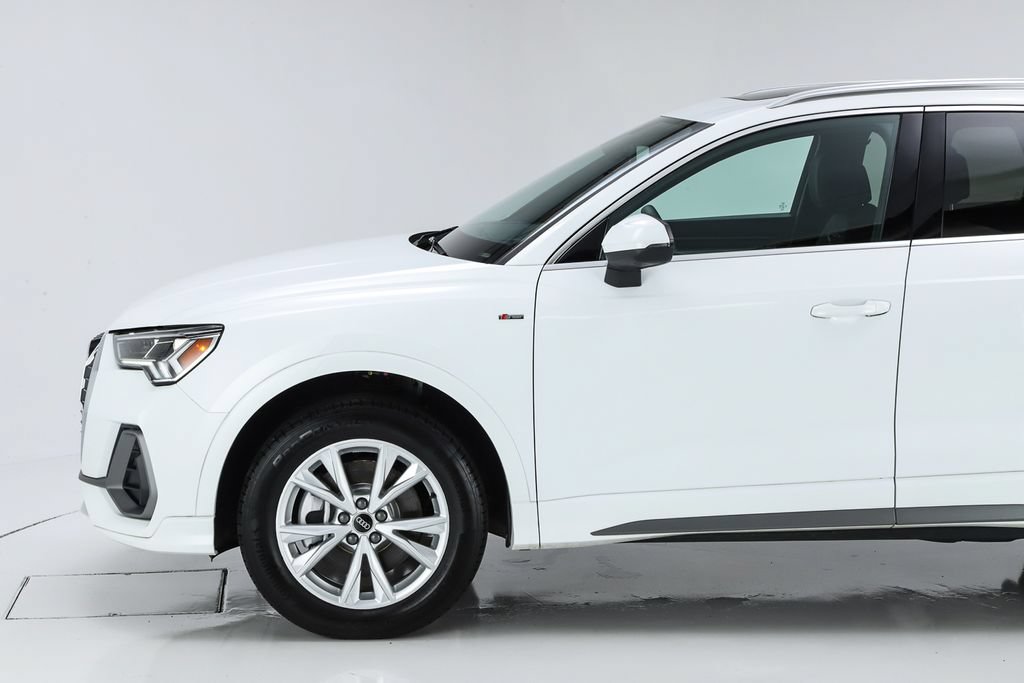 Used 2025 Audi Q3 2.0T Premium Plus w/ Premium Plus Package AWD/4WD image 7
