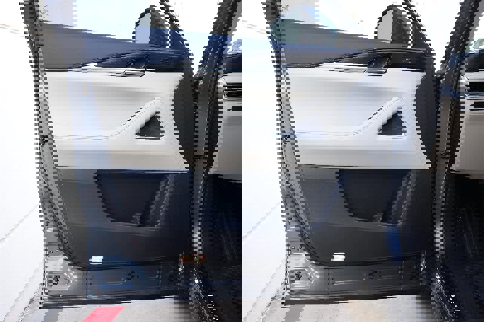 Certified 2025 INFINITI QX60 Sensory image 18