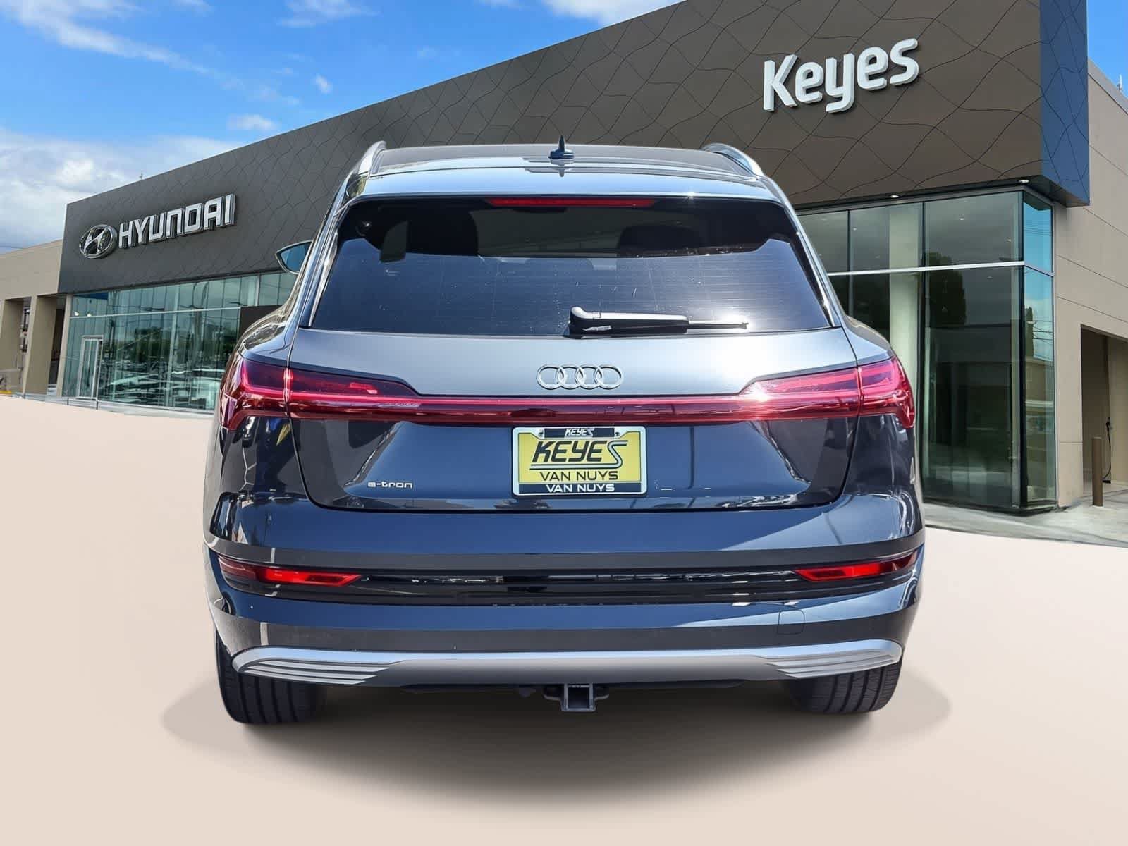 Used 2019 Audi e-tron Prestige w/ Prestige Package AWD/4WD image 6