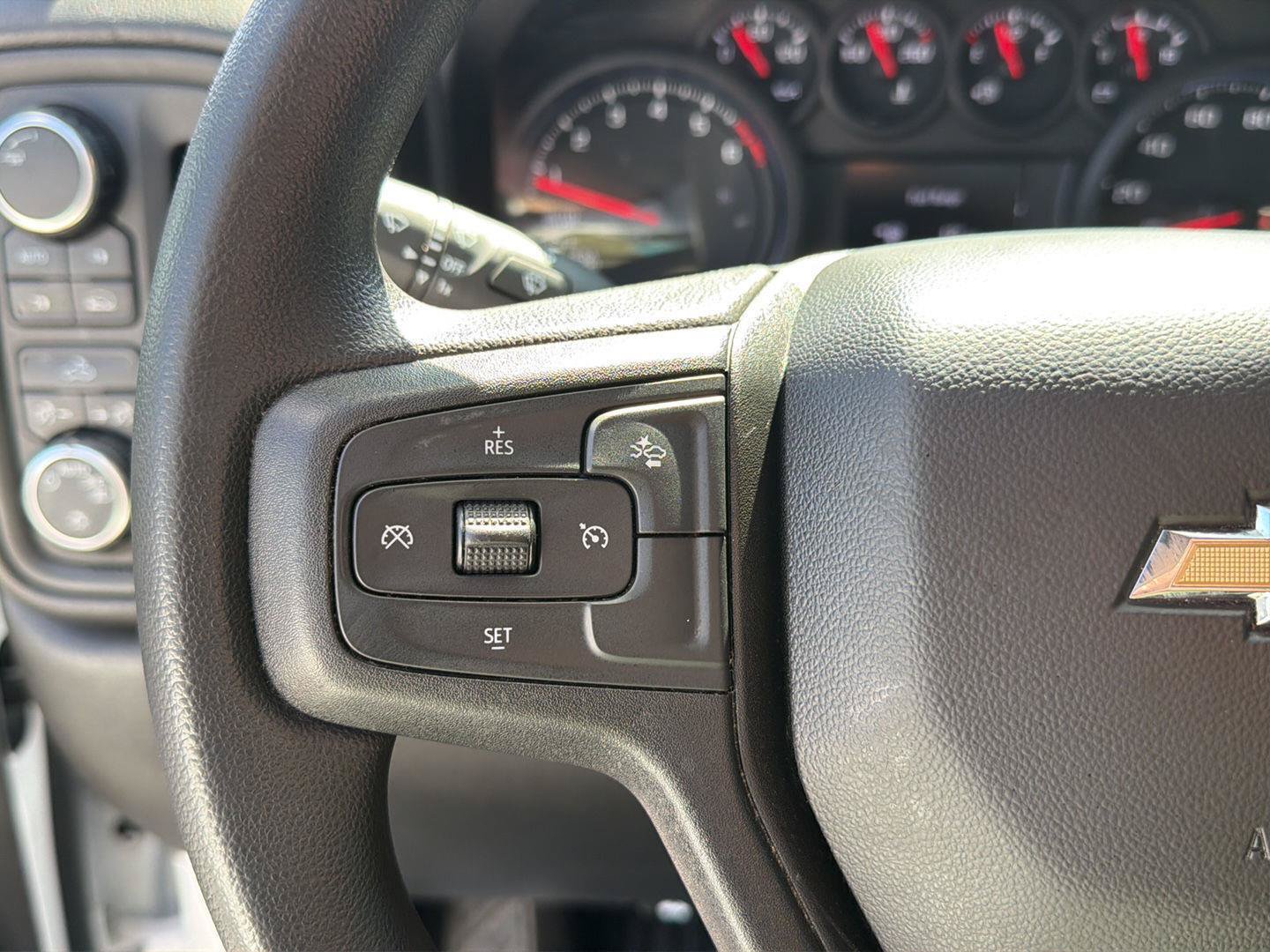 Used 2024 Chevrolet Silverado 1500 Custom w/ Turbomax Blackout Package AWD/4WD image 21