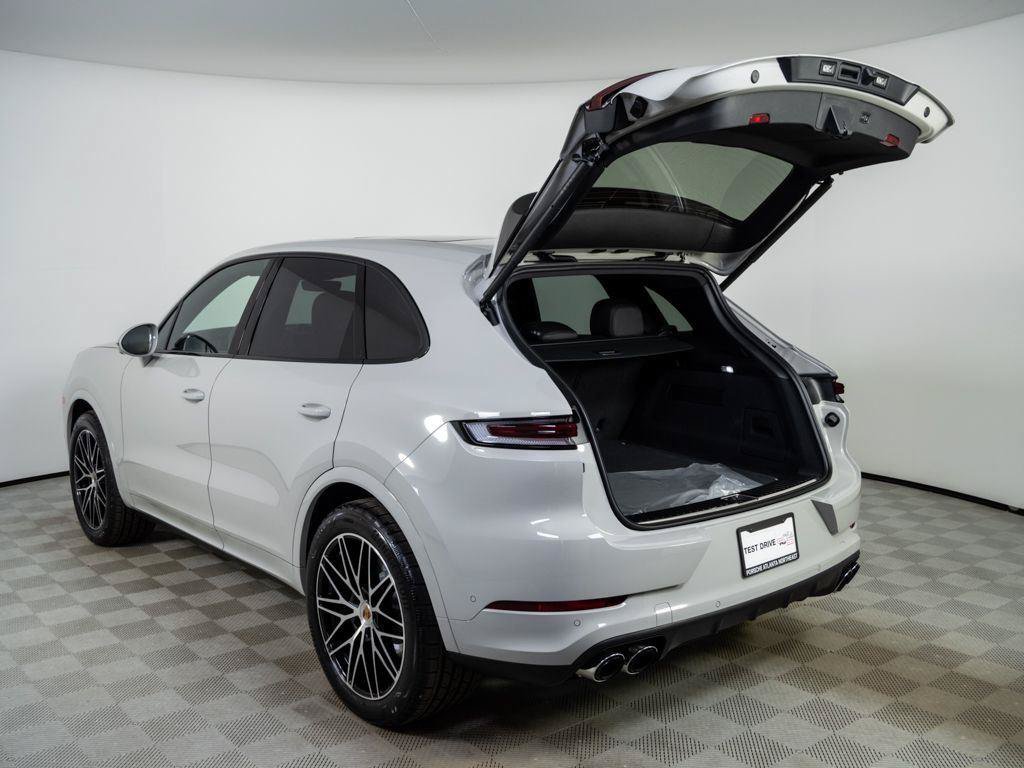 New 2026 Porsche Cayenne AWD/4WD image 34