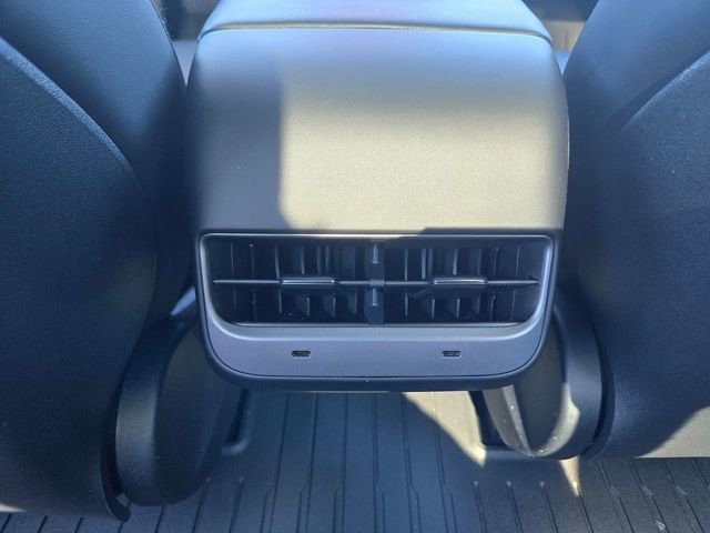 Used 2023 Tesla Model 3 Standard Range image 10