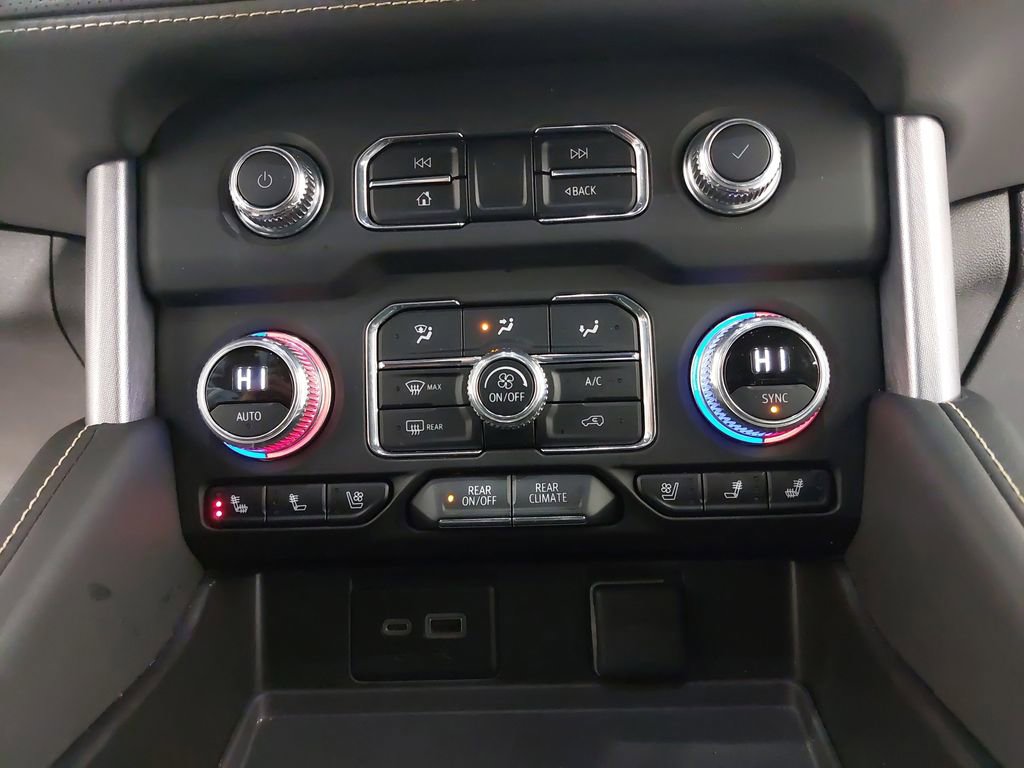 Used 2024 GMC Yukon XL SLT image 21