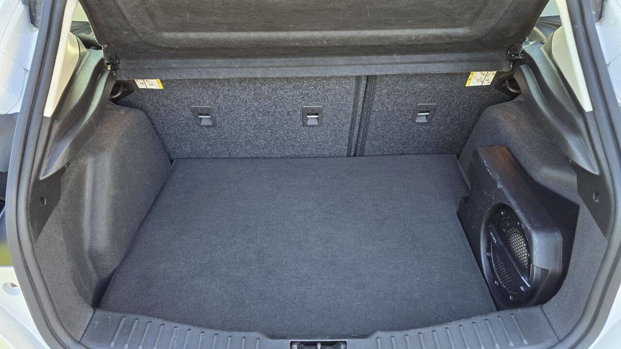 Used 2016 Ford Focus Titanium w/ Titanium Winter Package FWD image 13