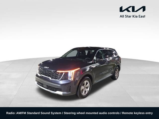 Used 2025 Kia Sorento LX image 1