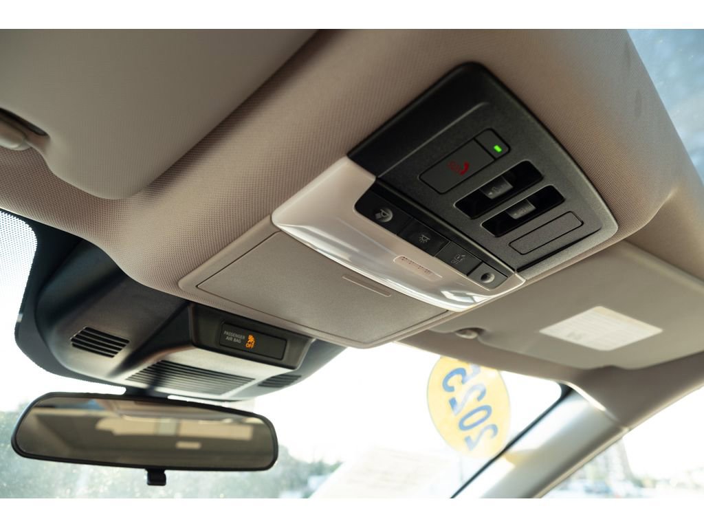 Used 2025 Nissan Rogue SV w/ SV Premium Package image 29