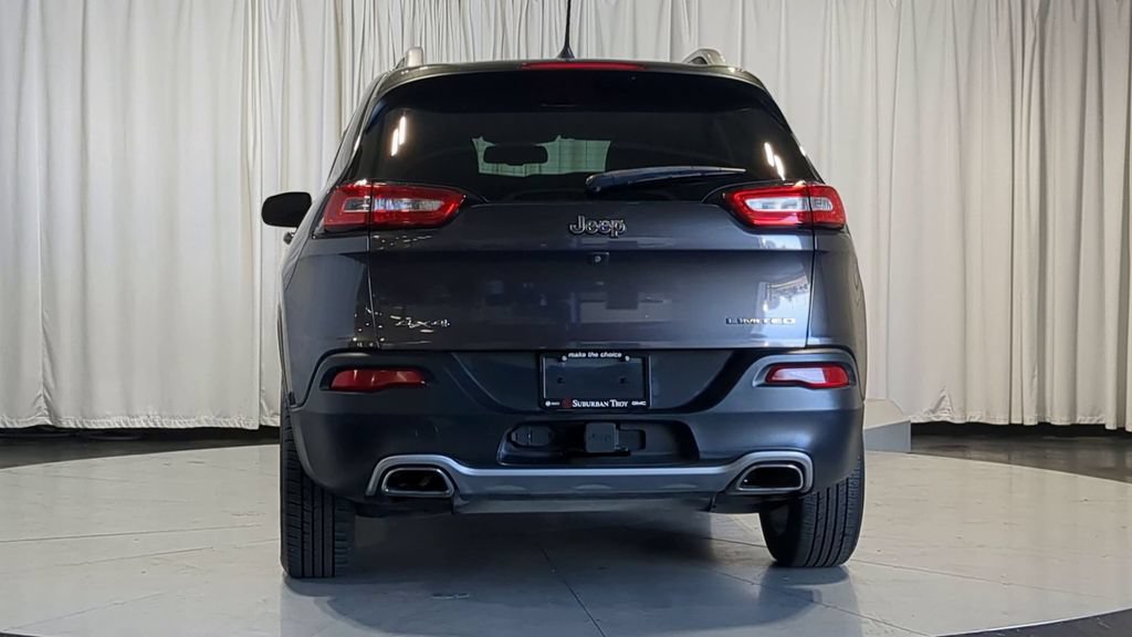 Used 2016 Jeep Cherokee Limited w/ Luxury Group AWD/4WD image 9