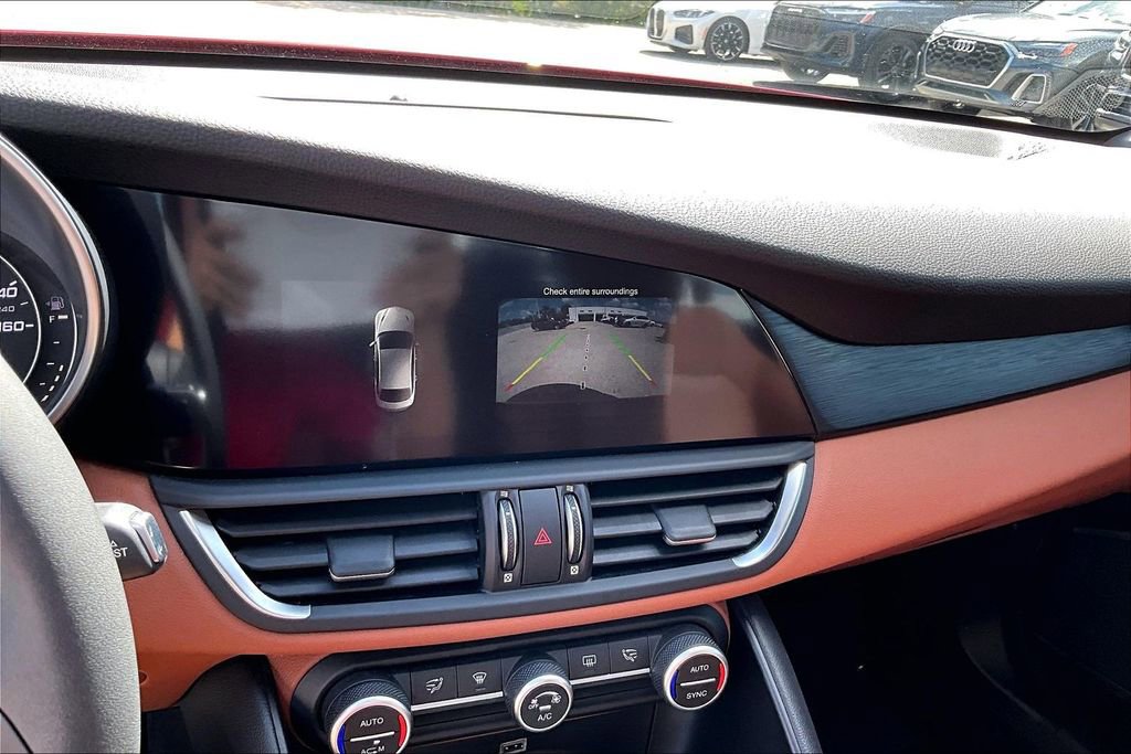 Used 2018 Alfa Romeo Giulia image 27