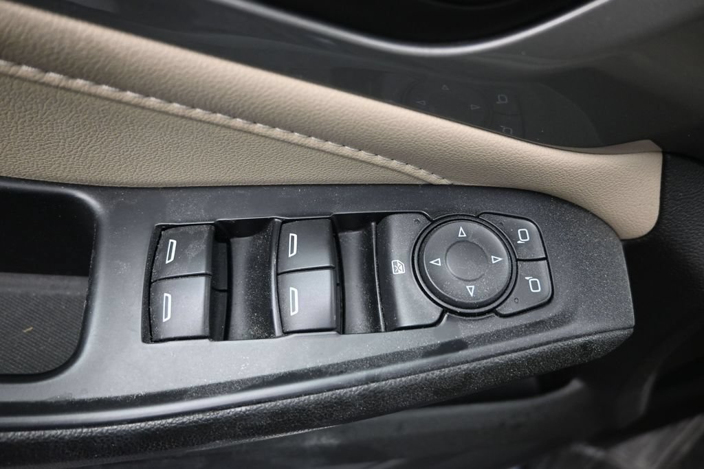 Used 2022 Chevrolet Traverse LS FWD image 11
