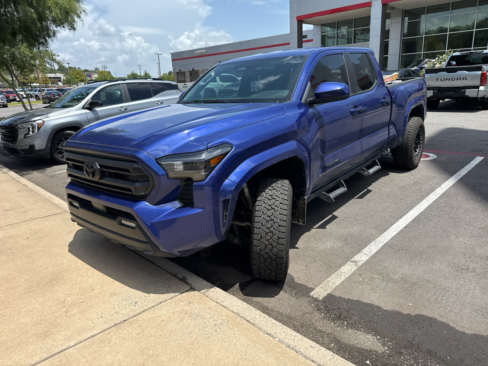 Used 2024 Toyota Tacoma SR5 AWD/4WD image 8
