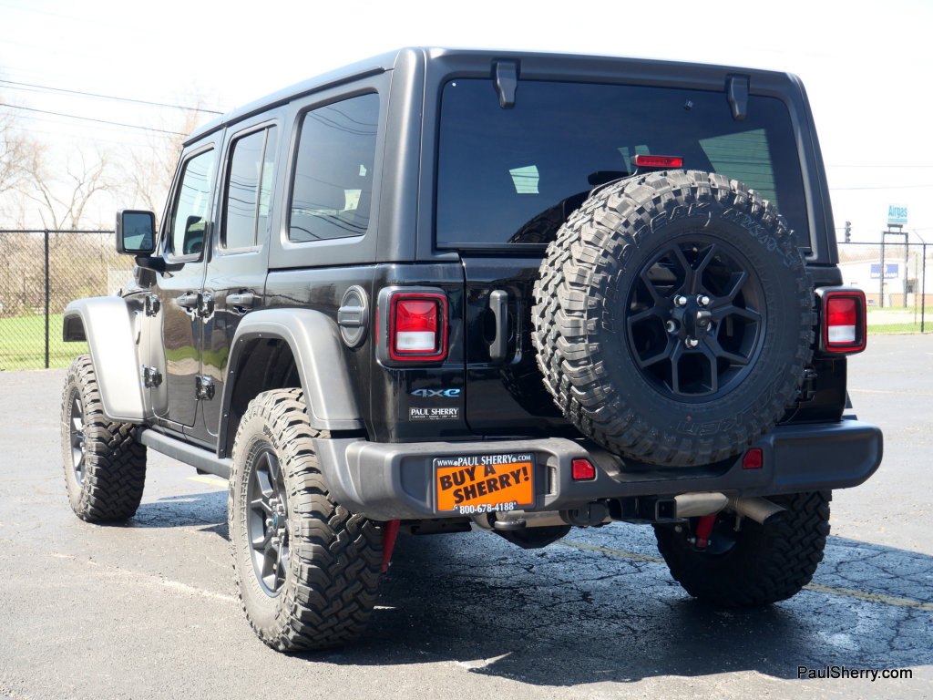 Used 2025 Jeep Wrangler Willys image 9