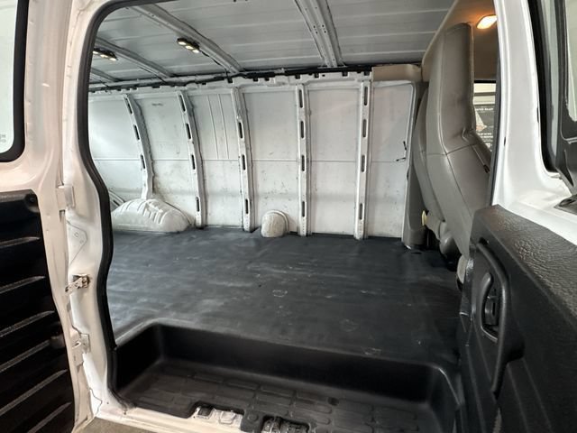 Certified 2022 GMC Savana 2500 Extended w/ Driver Convenience Package RWD image 29