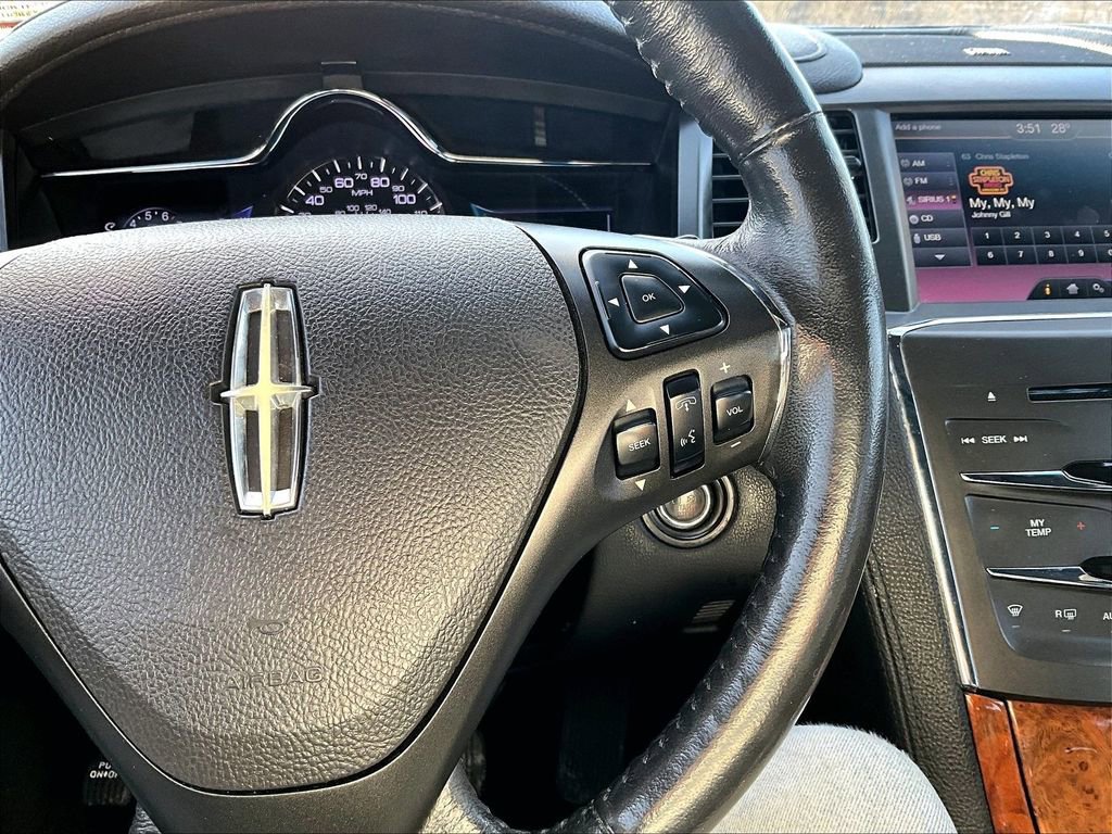 Used 2013 Lincoln MKS AWD image 17