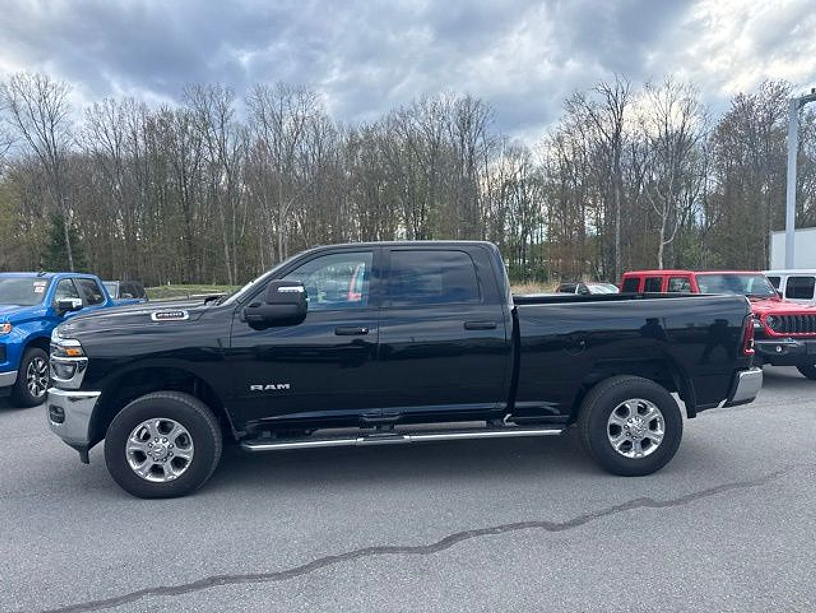 Used 2025 RAM 2500 Big Horn AWD/4WD image 9