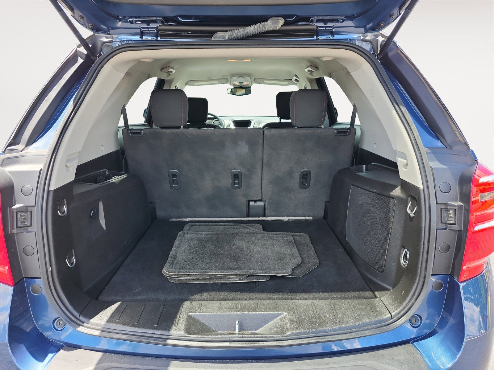 Used 2017 Chevrolet Equinox LT w/ Convenience Package FWD image 16
