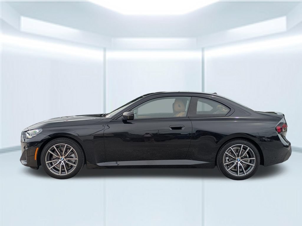 Used 2025 BMW 230i Coupe w/ Convenience Package RWD image 2