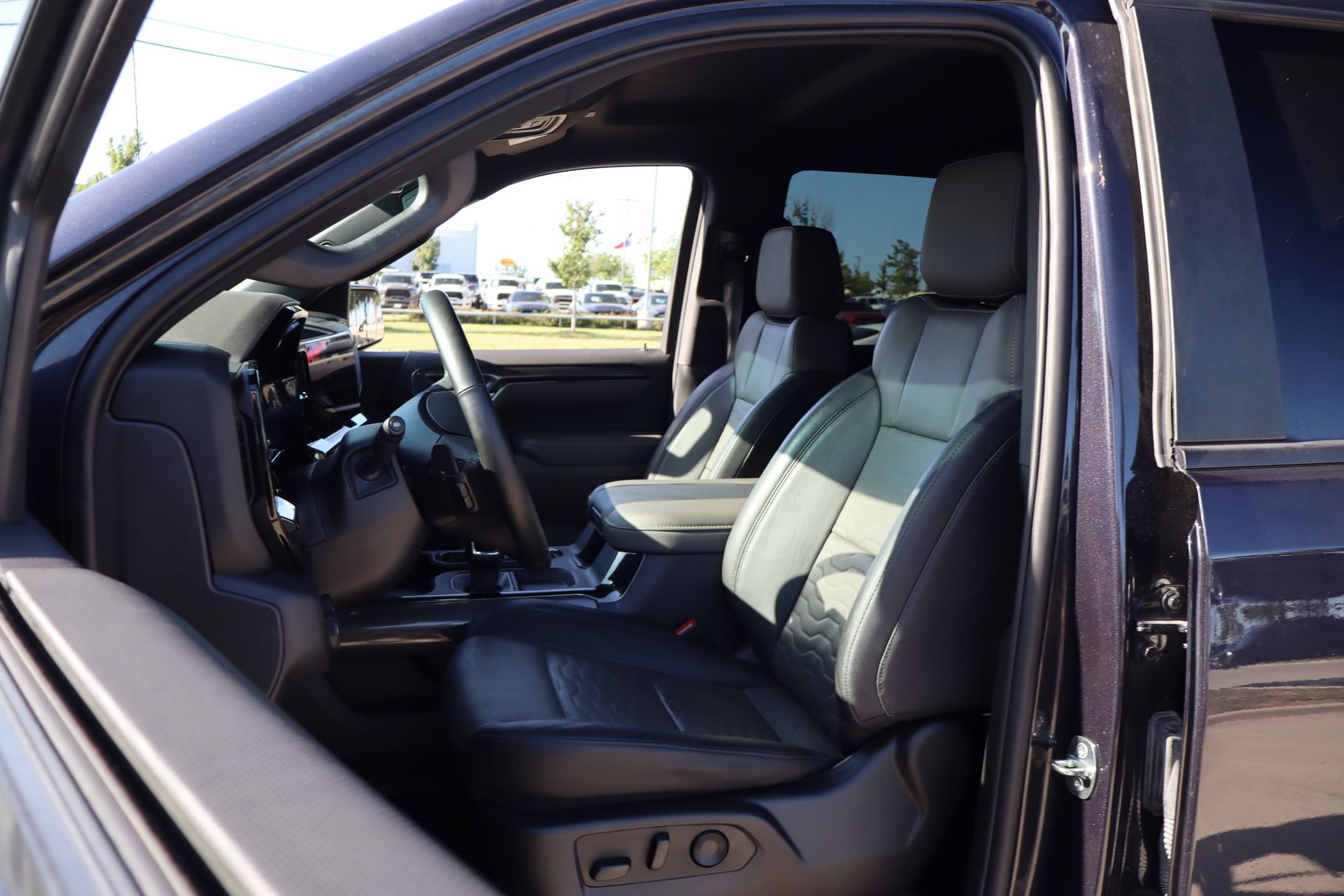 Used 2023 Chevrolet Silverado 1500 ZR2 AWD/4WD image 11