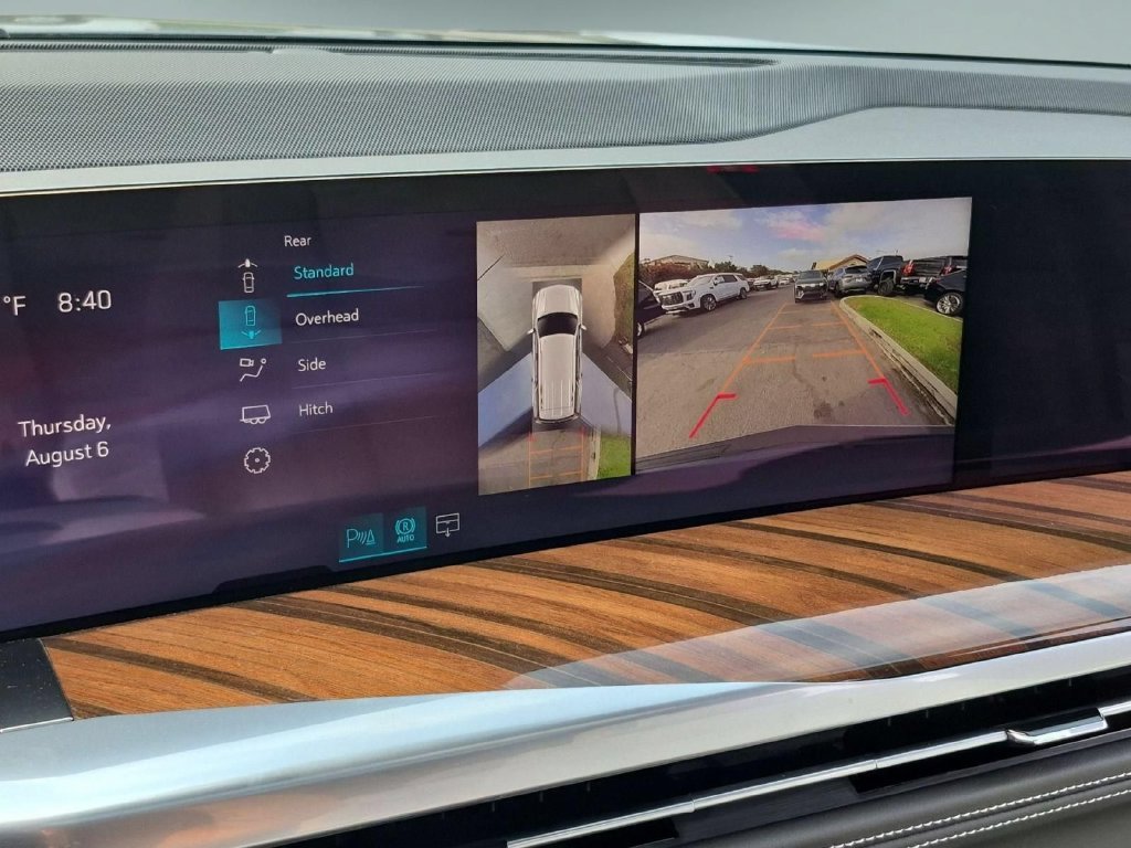 New 2026 Cadillac Escalade Platinum Sport w/ LPO, ONYX Package AWD/4WD image 13