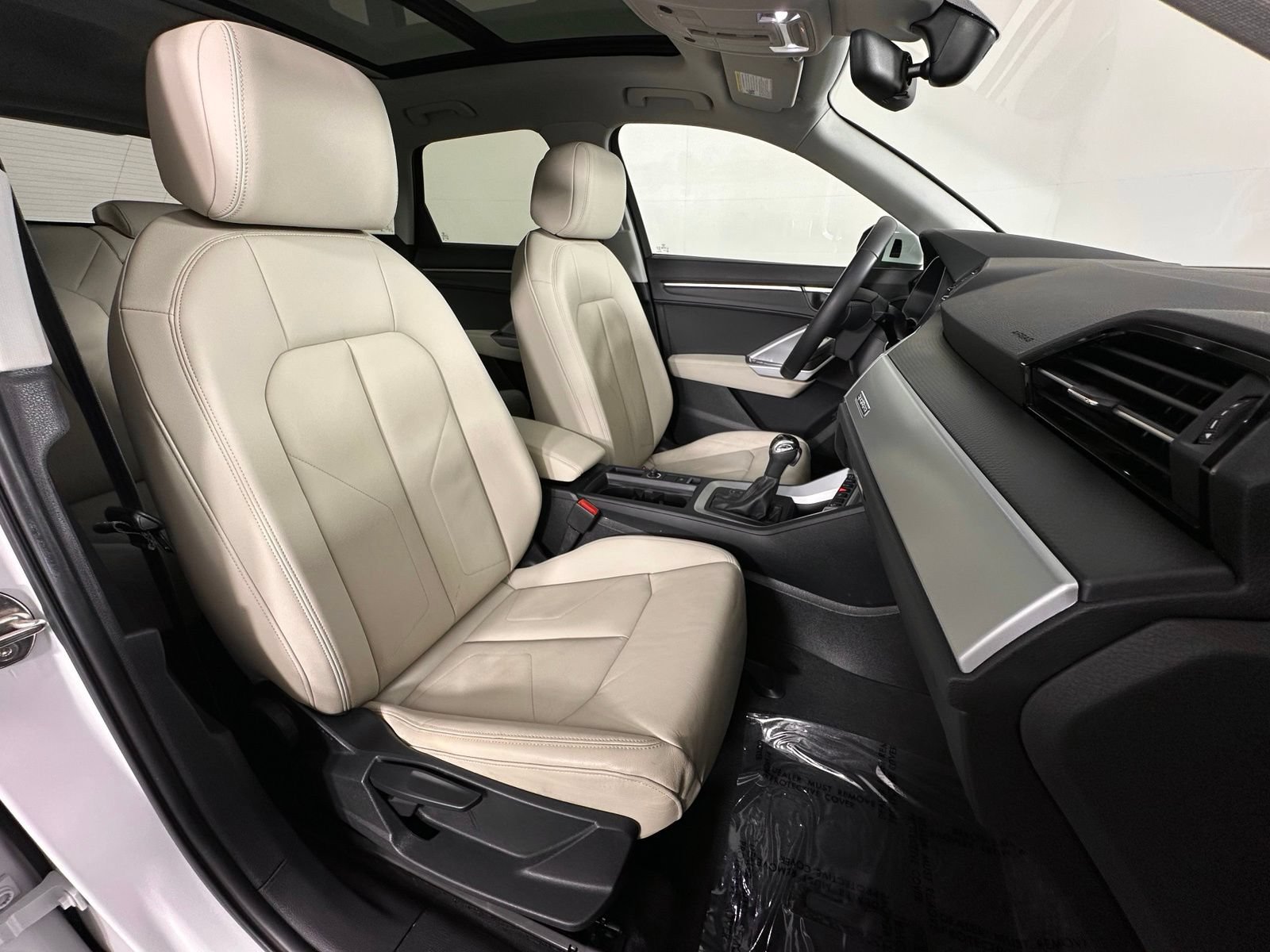 Used 2019 Audi Q3 2.0T Premium w/ Convenience Package AWD/4WD image 6