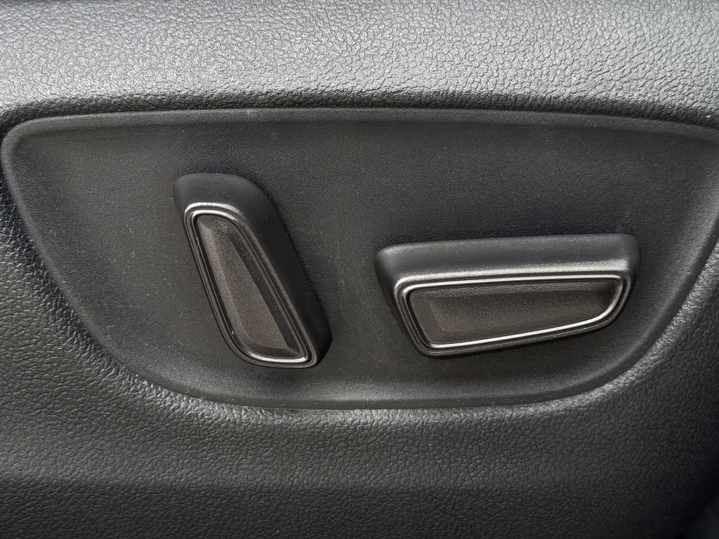 Used 2022 Toyota Sienna XLE FWD image 27
