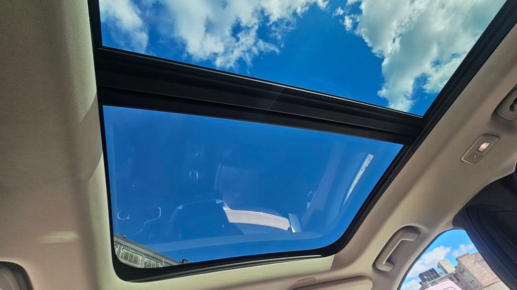 Certified 2025 Volvo XC90 T8 Plus w/ Protection Package Premier image 24