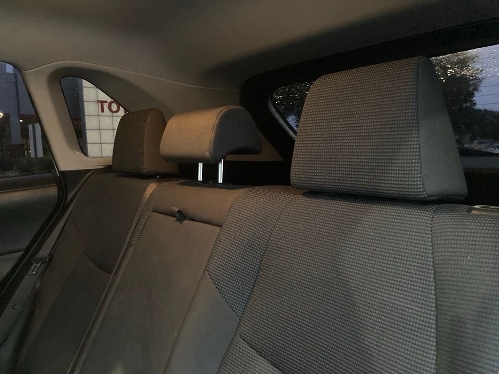 Used 2019 Toyota RAV4 LE FWD image 10