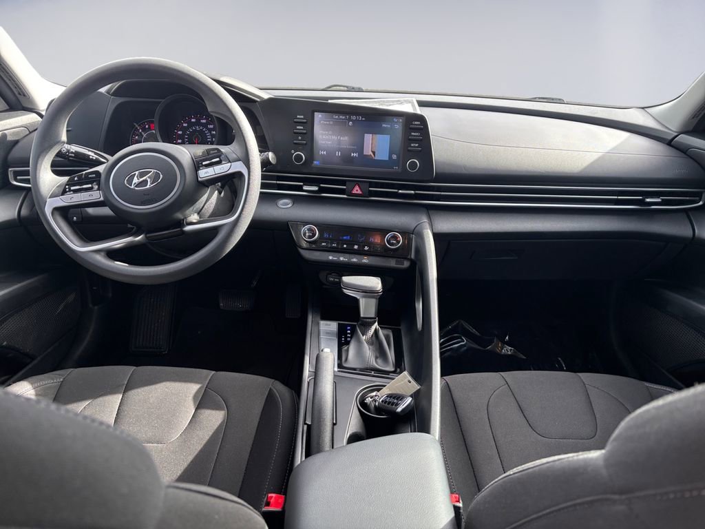 Used 2021 Hyundai Elantra SEL w/ Cargo Package image 13