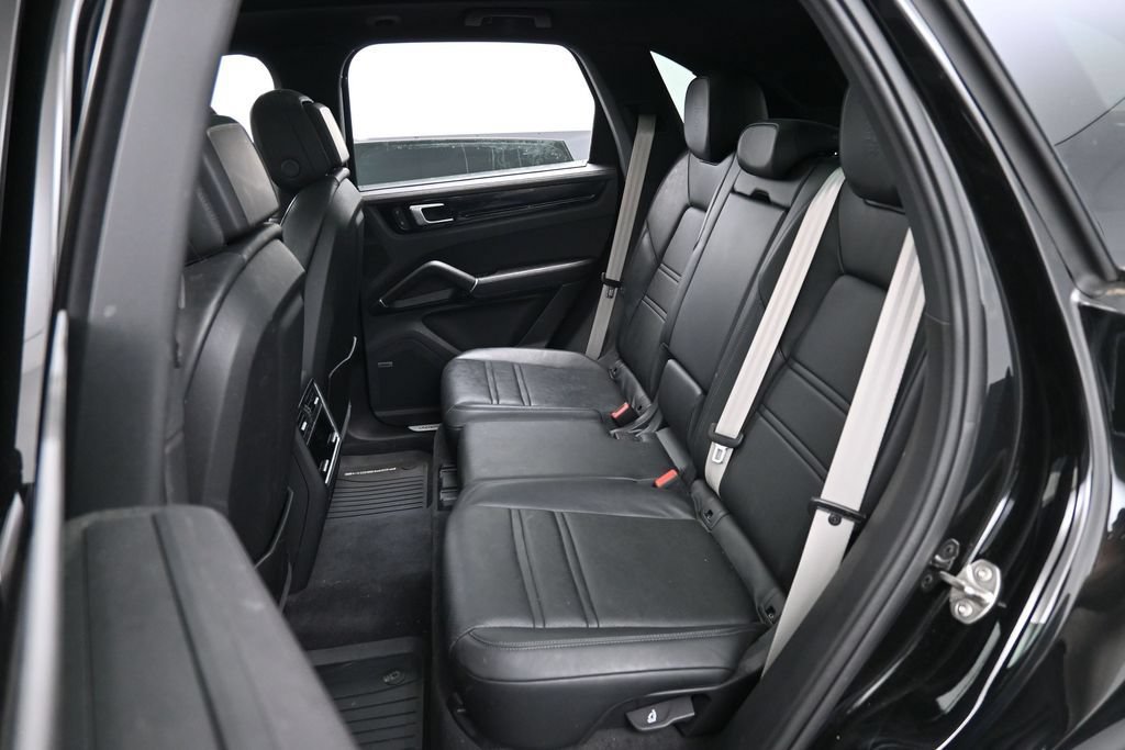 Certified 2023 Porsche Cayenne S Platinum AWD/4WD image 25