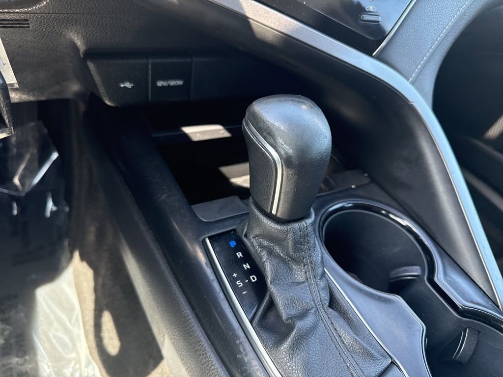Used 2020 Toyota Camry SE image 16