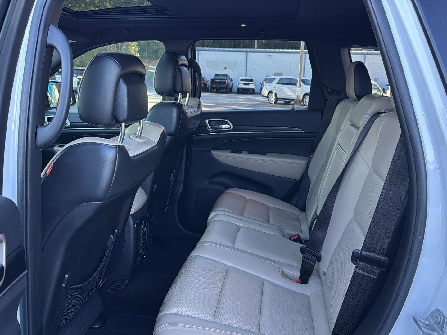 Used 2016 Jeep Grand Cherokee Limited 75th Anniversary image 9