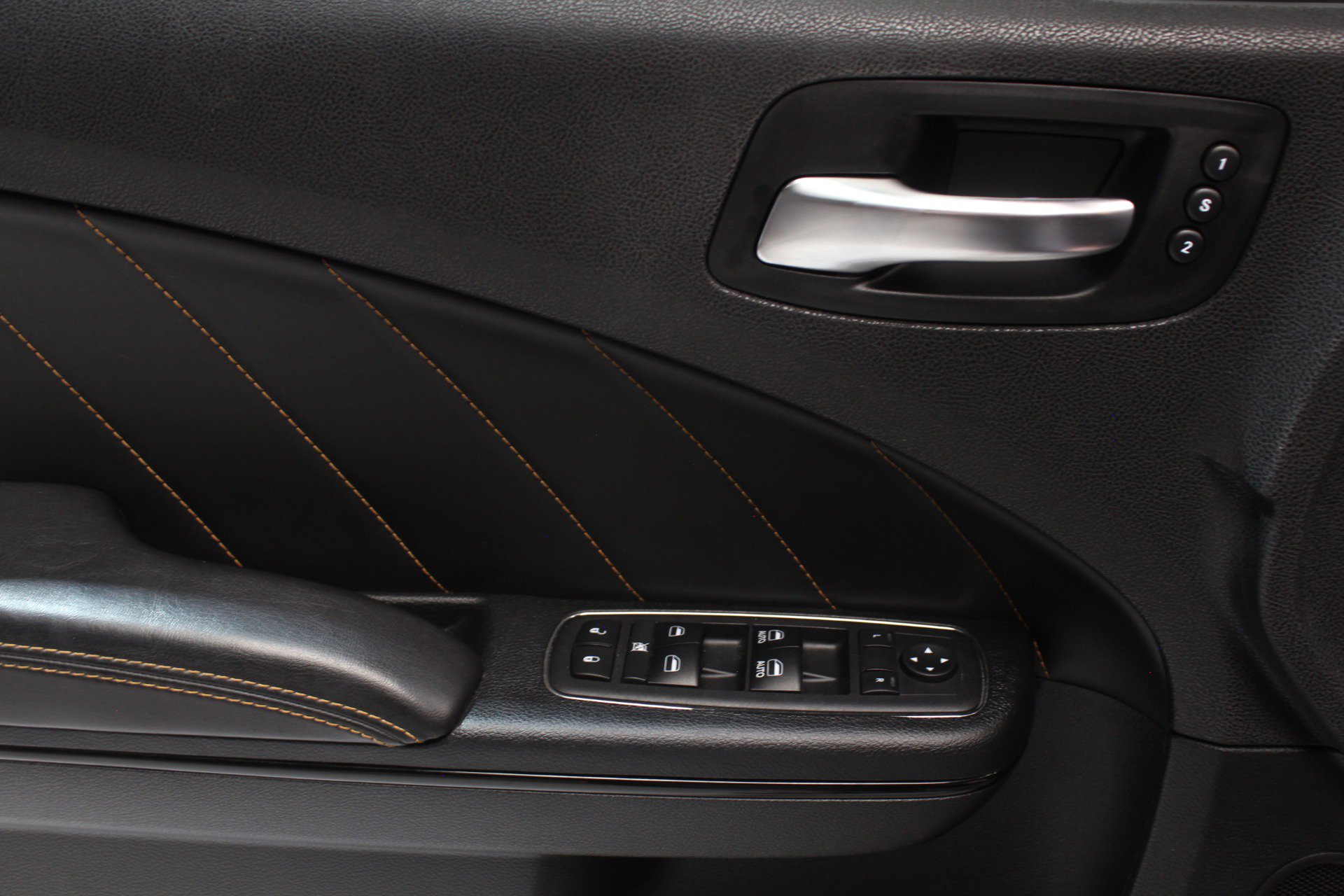 Used 2018 Dodge Charger R/T RWD image 39