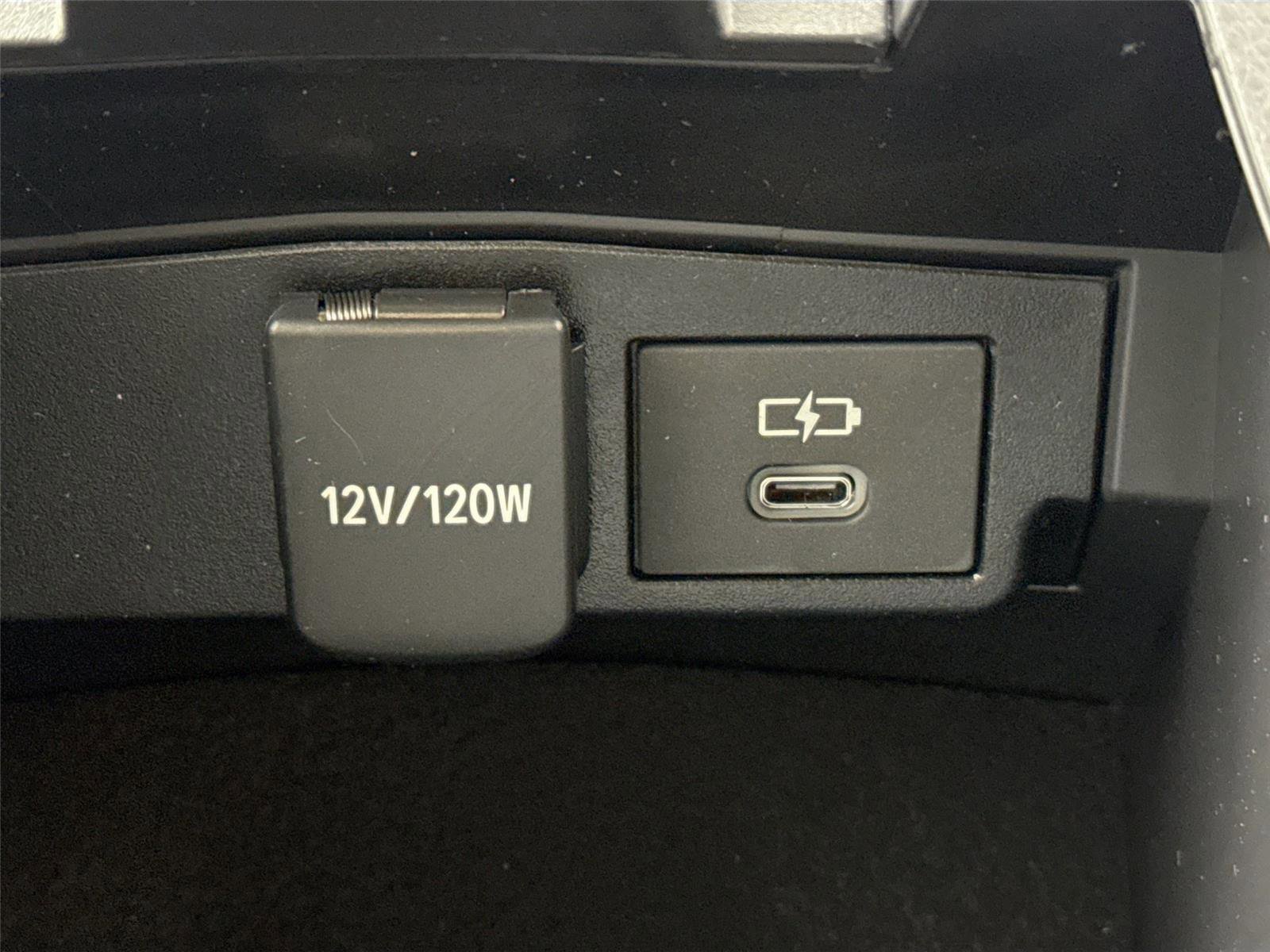 Certified 2026 Toyota Corolla Cross SE image 32