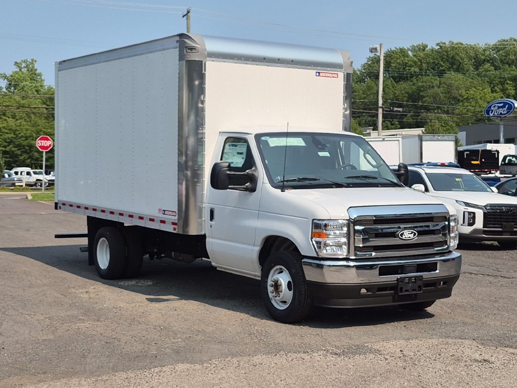 New 2027 Ford E-350 and Econoline 350 Super Duty w/ Driver's Safety Package RWD image 4